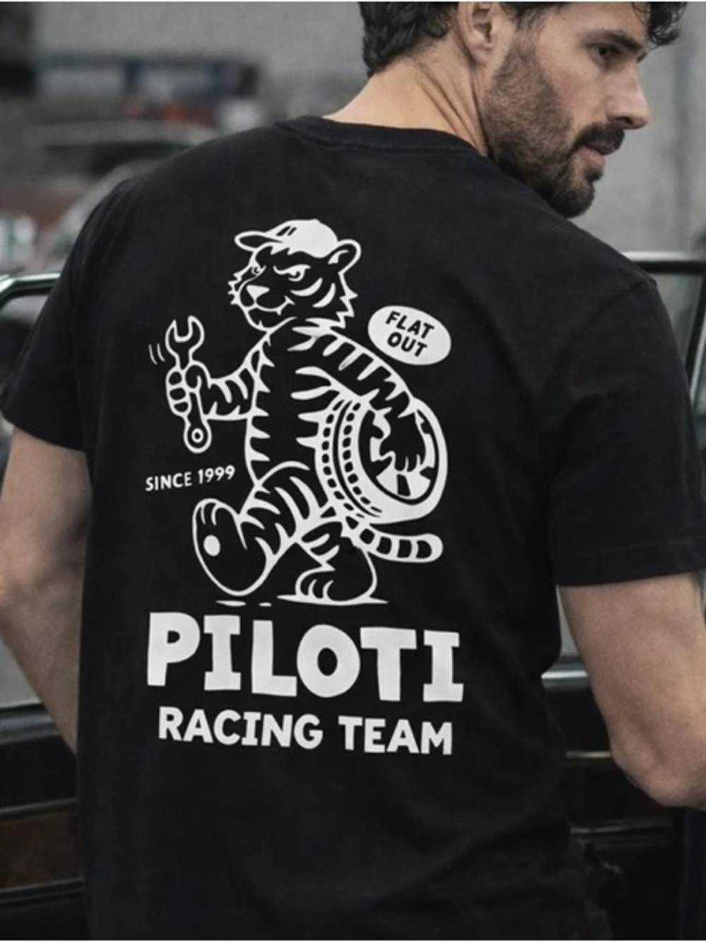 NEW - PILOTI TIGER Automotive Culture Men’s short-sleeve graphic Tee | M